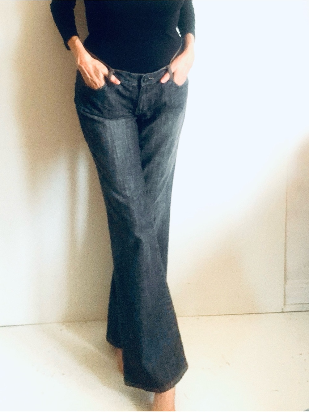 Pretty distressed black/gray jeans, vintage perfectly SOFT so comfy!! Waist32”🖤